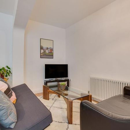 Central Brighton Flat, 3 Bedrooms, Sleeps 6, Close To Shops And Beach Екстериор снимка