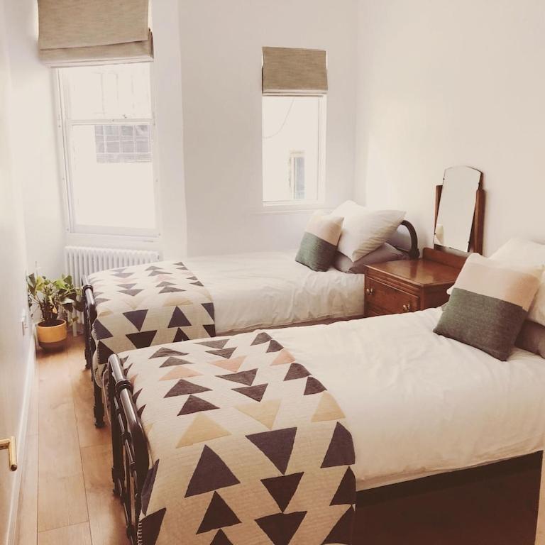 Central Brighton Flat, 3 Bedrooms, Sleeps 6, Close To Shops And Beach Екстериор снимка