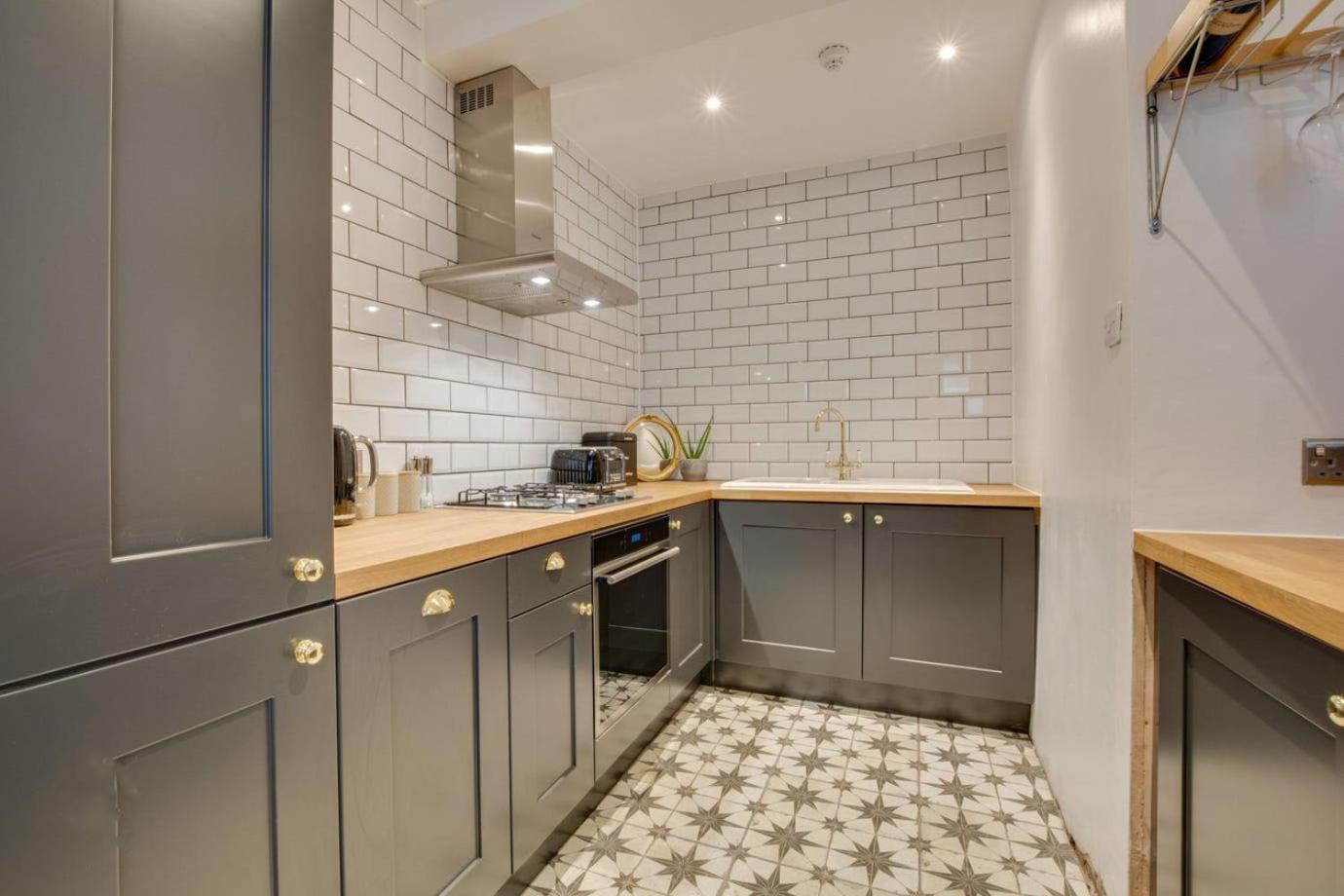 Central Brighton Flat, 3 Bedrooms, Sleeps 6, Close To Shops And Beach Екстериор снимка